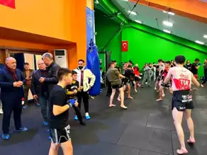 Afyonkarahisar'da 100 Sporcuyla Muaythai Antrenmanı