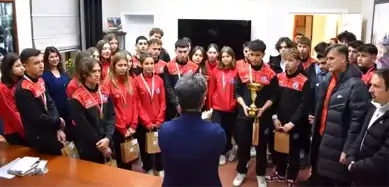 Gelibolu Belediyesi Başarılı Sporcuları Ödüllendirdi