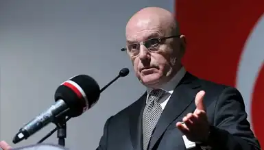 Kulüp Başkanı İstifa Etti, Teknik Direktörün Geleceği Tartışılıyor