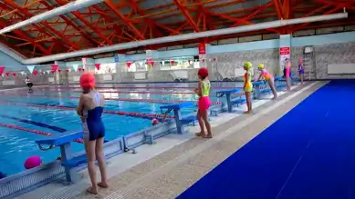 Bitlis'te 500 Sporcu Yüzme İl Birinciliği'nde Yarıştı