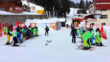 Bursa'da 1000 Çocuk Kayakta Uludağ'da!