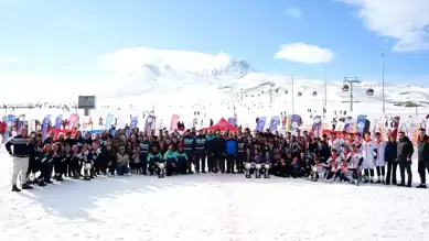 Erciyes'te Kar Ragbi Şampiyonası Sonuçlandı