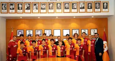 Galatasaray 16 Genç Yıldıza İmza Attırdı!