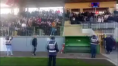 Çaycumaspor Taraftarı Hocasına Su Fırlattı!