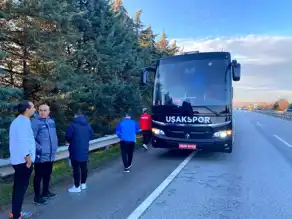 Uşakspor Otobüsüne Taşlı Saldırı: Yaralı Var!