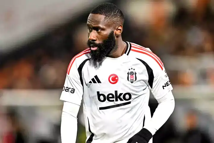 Masuaku, Beşiktaş Taraftarlarından Islık Yiyen Sol Bek