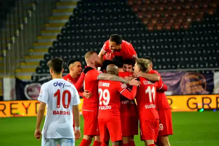 Çorum FK, Ümraniyespor'u Evinden 3-1 Yendi!